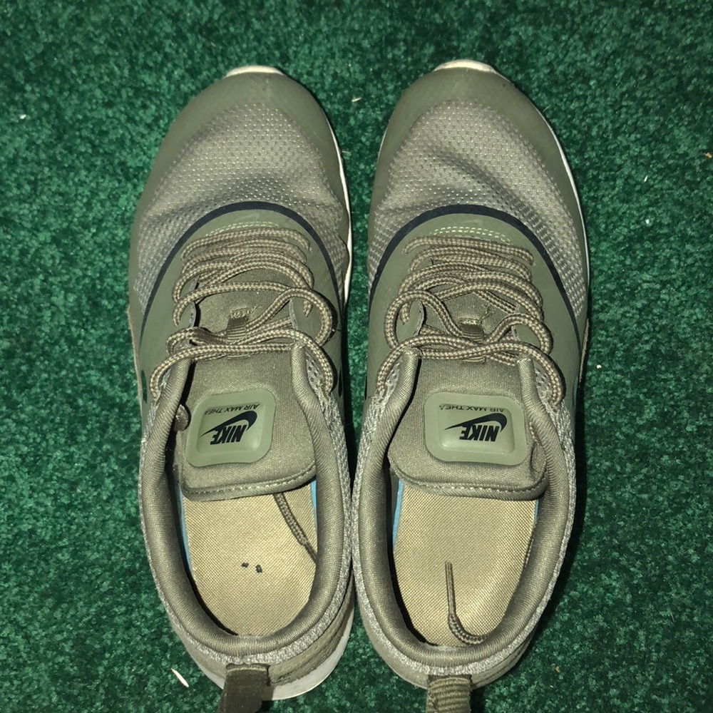 Nike tennis shoes